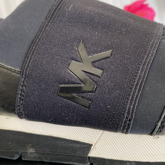 Michael Kors MK trainer sneakers women’s 👟 slip-on black & white Size 8.5 - Picture 5 of 17